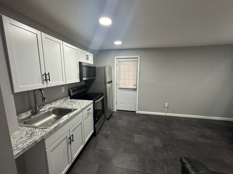 More Photos Of 41 1/2 Fayette St, Binghamton Apartments For Sale