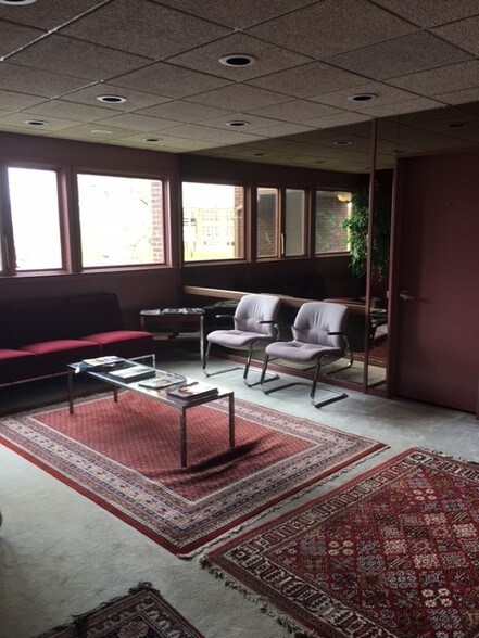 More Photos Of 2804 Court St, Syracuse Medical For Sale