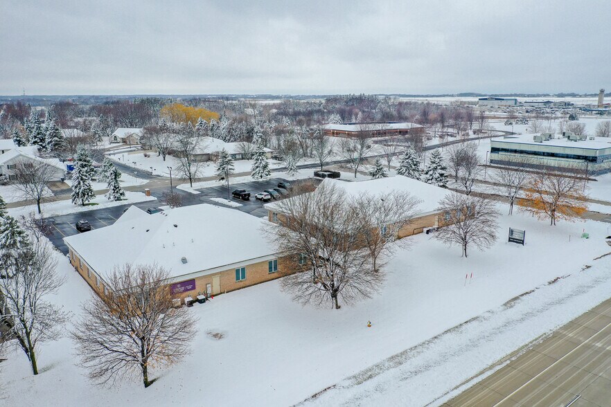 More Photos Of W6180 Aerotech Dr, Appleton Office For Lease