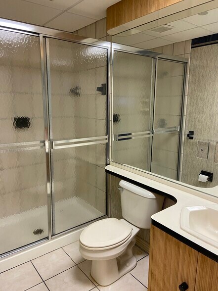 More Photos Of 4152-4230 Blue Heron Blvd W, Riviera Beach Medical For Sale