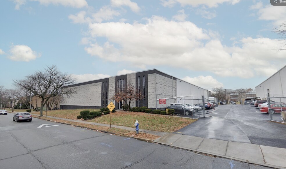 More Photos Of 191 40th St, Irvington Manufacturing For Lease