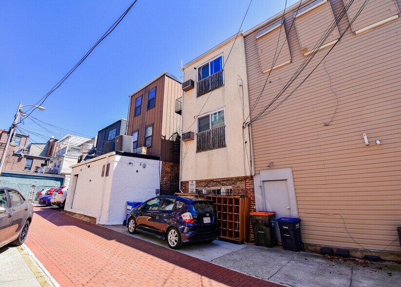 More Photos Of 2104 18th St NW, Washington Storefront Retail Residential For Lease