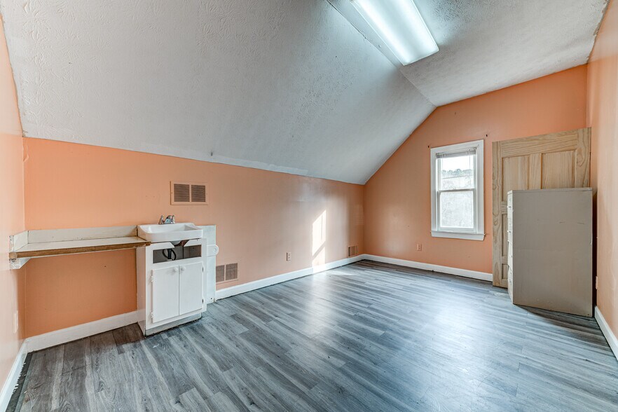 More Photos Of 2893 Mountain Industrial Blvd, Tucker Office For Sale