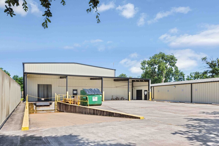 Primary Photo Of 909 Shaver St, Pasadena Manufacturing For Lease