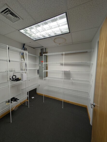 More Photos Of 5221-5223 Main St, Buffalo Freestanding For Lease