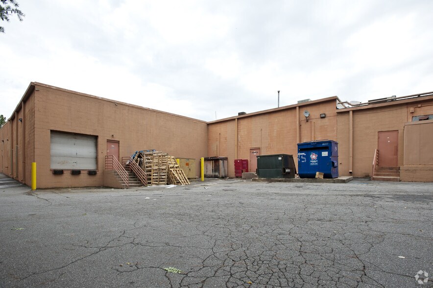 More Photos Of 8560 Holcomb Bridge Rd, Alpharetta Freestanding For Lease