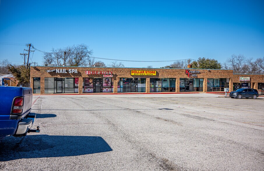 More Photos Of 501 N Main St, Euless Freestanding For Sale