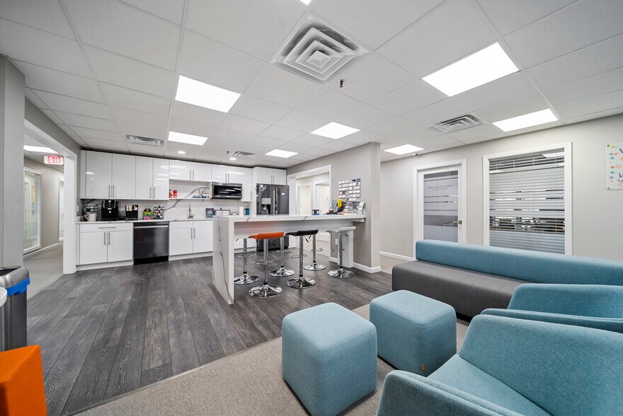 More Photos Of 75 Gilcreast Rd, Londonderry Office For Sale