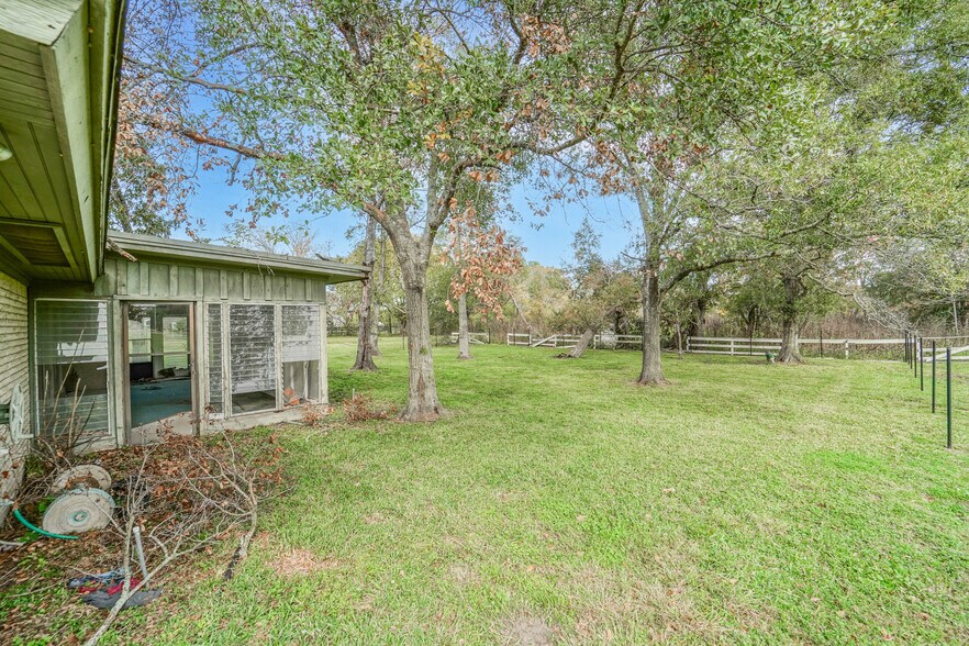 More Photos Of 503 N Friendswood Dr, Friendswood Land For Sale