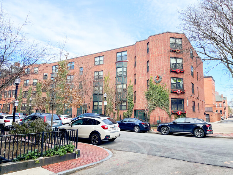 Primary Photo Of 105-117 W Concord St, Boston Apartments For Lease