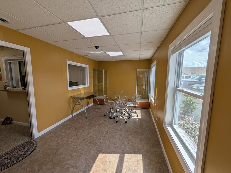 More Photos Of 42 Dover Point Rd, Dover Office For Lease