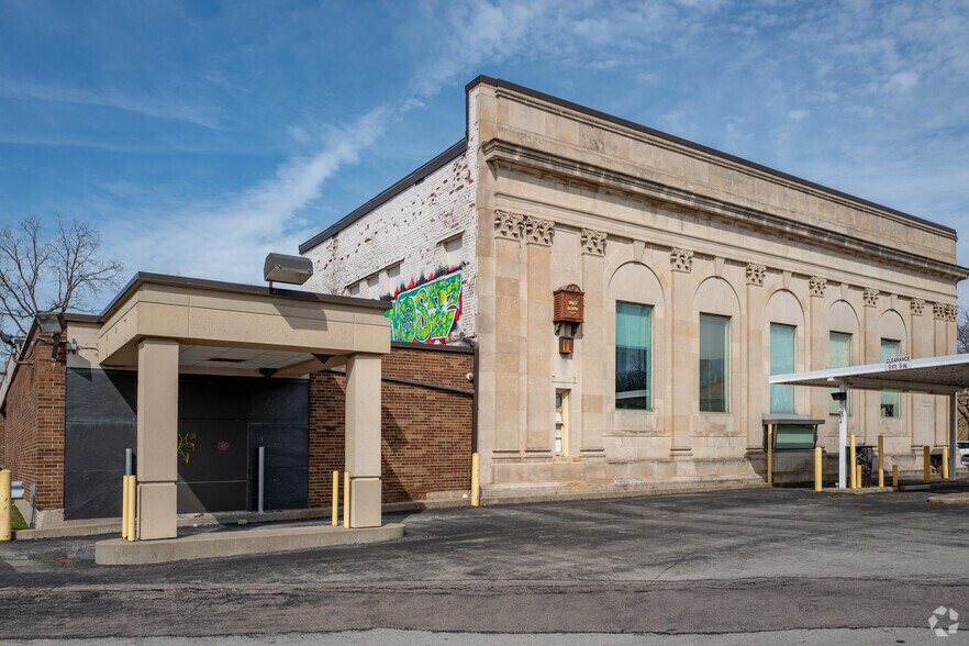 More Photos Of 418-420 3rd St, Niagara Falls Bank For Lease