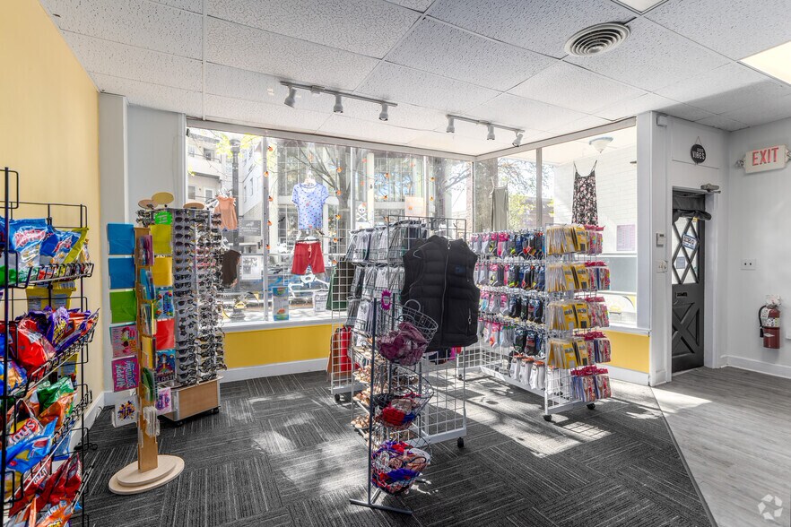 More Photos Of 31-33 W Loockerman St, Dover Office For Sale