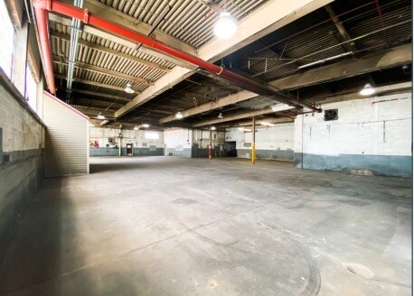 More Photos Of 1230 W Bruce St, Milwaukee Manufacturing For Lease