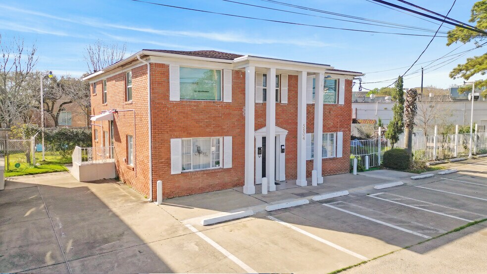 More Photos Of 5804 Newcastle St, Bellaire Office For Lease
