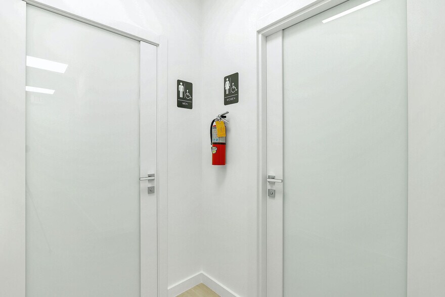 More Photos Of 235 NE 67th St, Miami Warehouse For Sale