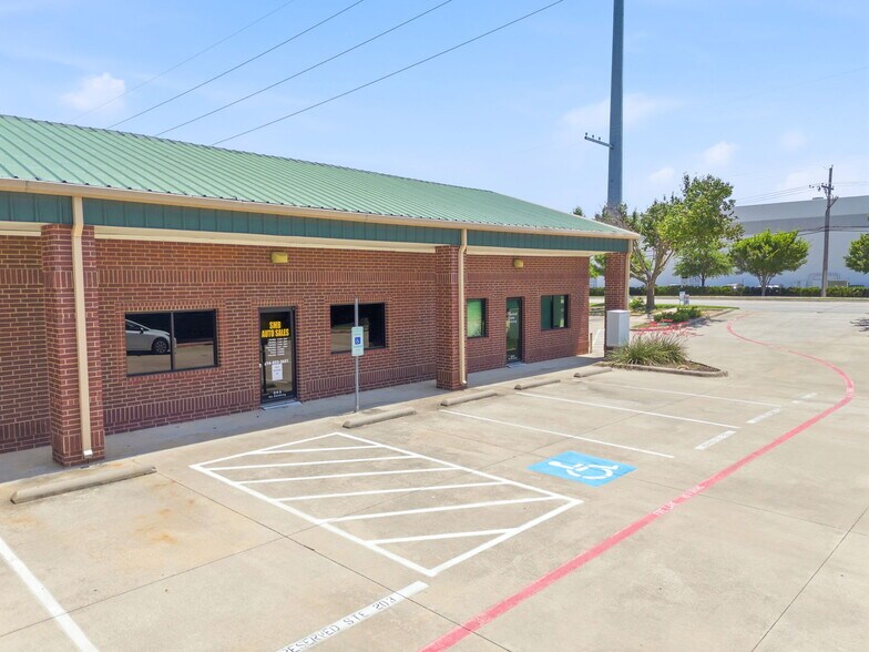 More Photos Of 519 Bennett Ln, Lewisville Flex For Sale