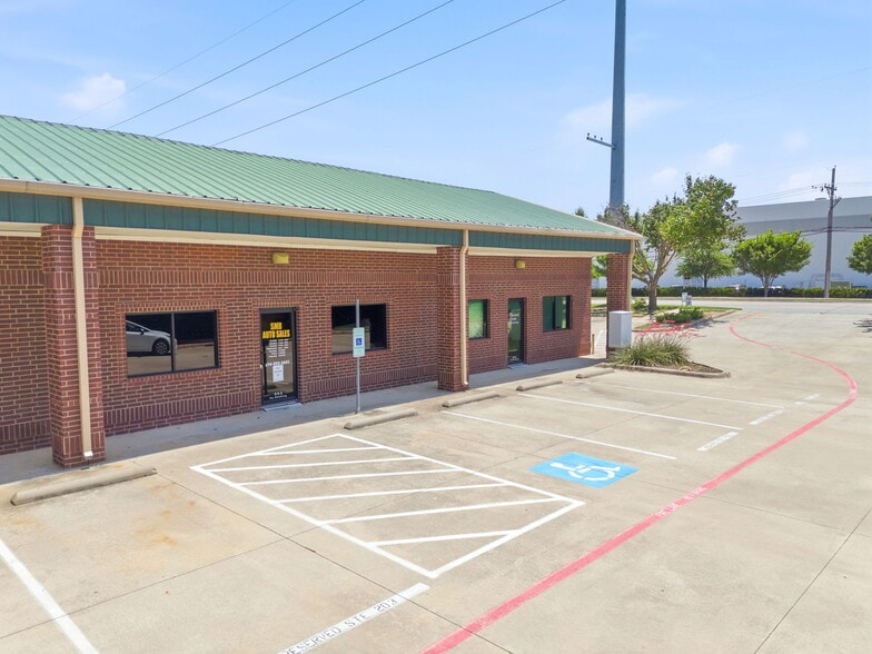 More Photos Of 519 Bennett Ln, Lewisville Flex For Sale
