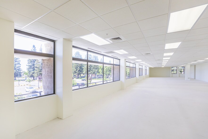 More Photos Of 7919 Folsom Blvd, Sacramento Office For Lease
