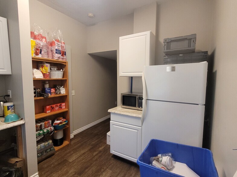 More Photos Of 23 Scugog St, Clarington Office For Sale