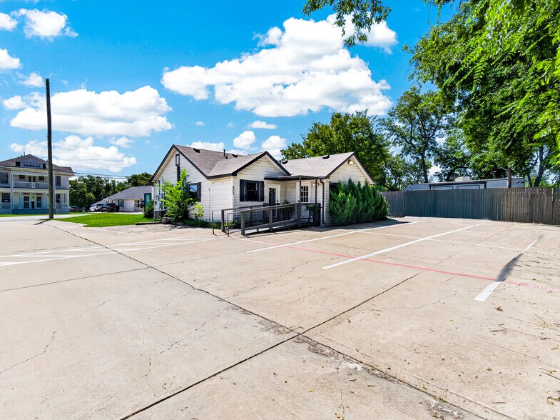 More Photos Of 907 N Goliad Rd, Rockwall Office For Lease