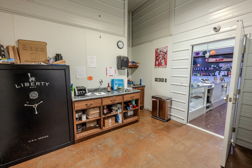 More Photos Of 15188 Highway 82, Tahlequah Storefront Retail Office For Sale