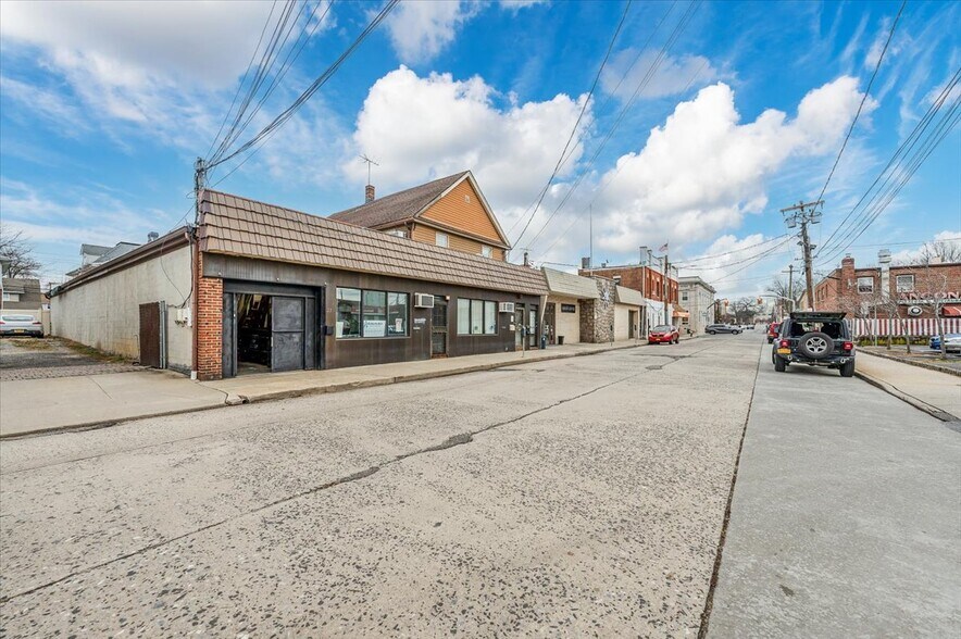 More Photos Of 21-23 W Jamaica Ave, Valley Stream Flex For Sale