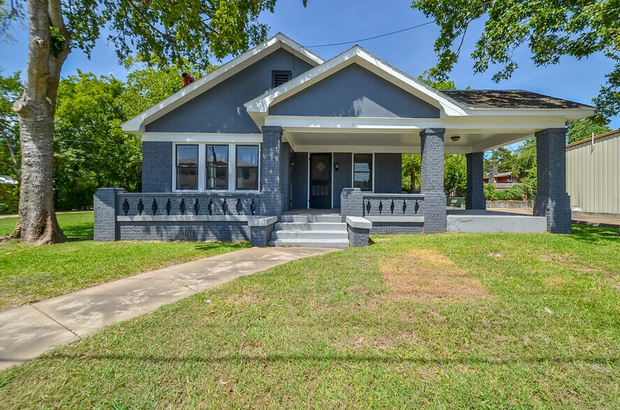 Primary Photo Of 404 W Main St, Bellville Office Residential For Sale