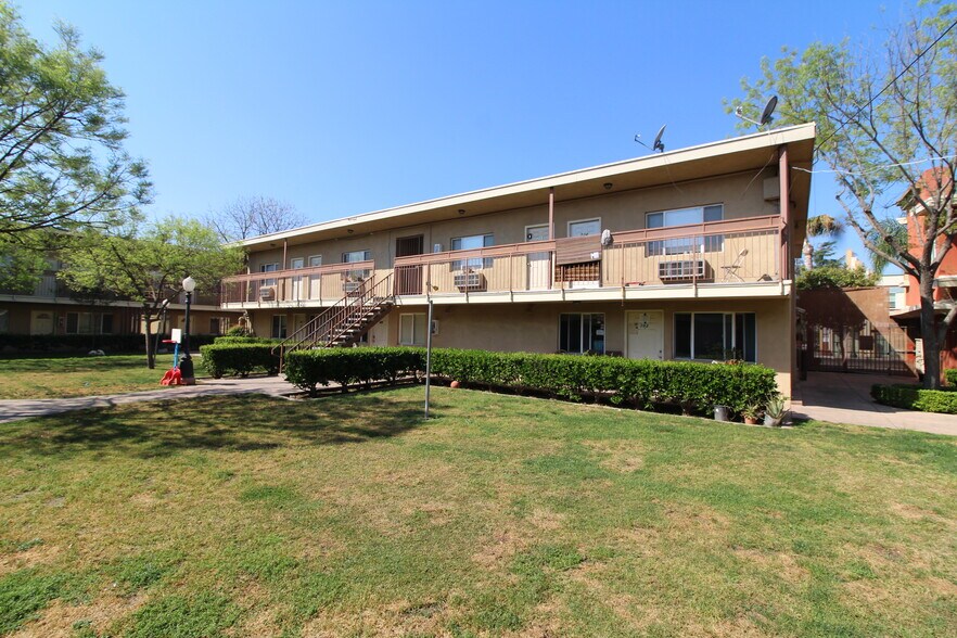 More Photos Of 532-620 N Fulton St, Fresno Apartments For Sale