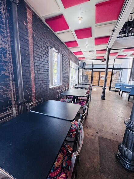 More Photos Of 675 Pulaski St, Athens Storefront Retail Office For Lease