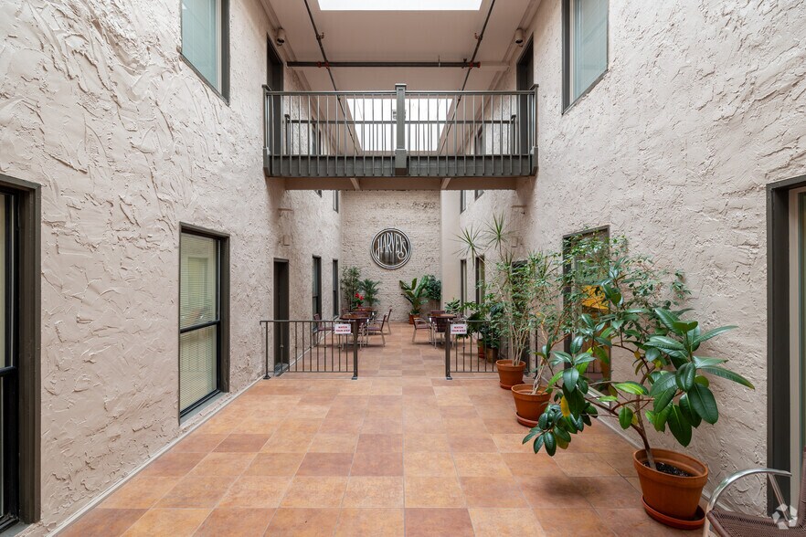 More Photos Of 418 - 436 NW 6th Ave, Portland Office For Lease