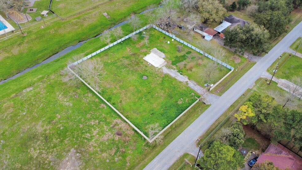More Photos Of 12033 Bedford St, Houston Land For Sale