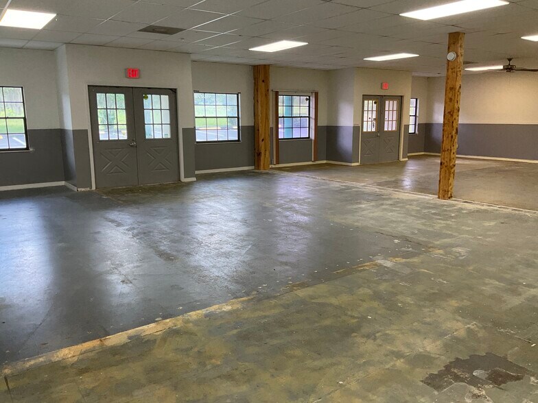 More Photos Of 16455 E Highway 40, Silver Springs Medical For Lease