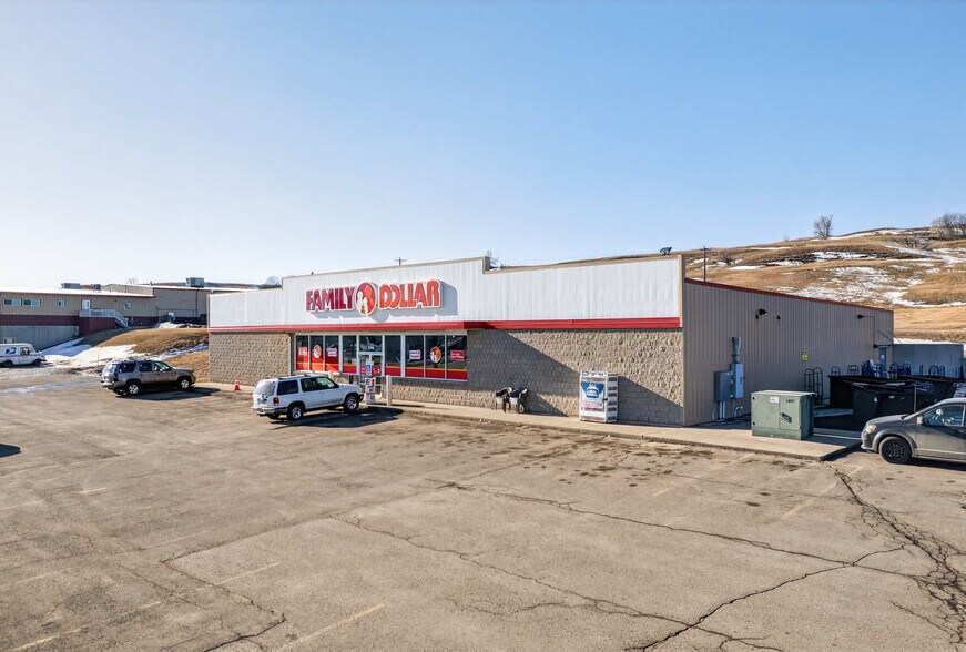 More Photos Of 1346 W Main St, Valley City Freestanding For Sale