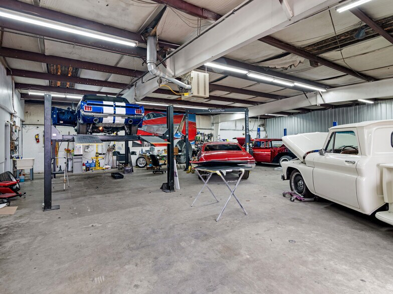 More Photos Of 1108 Anne St, Griffin Auto Repair For Sale