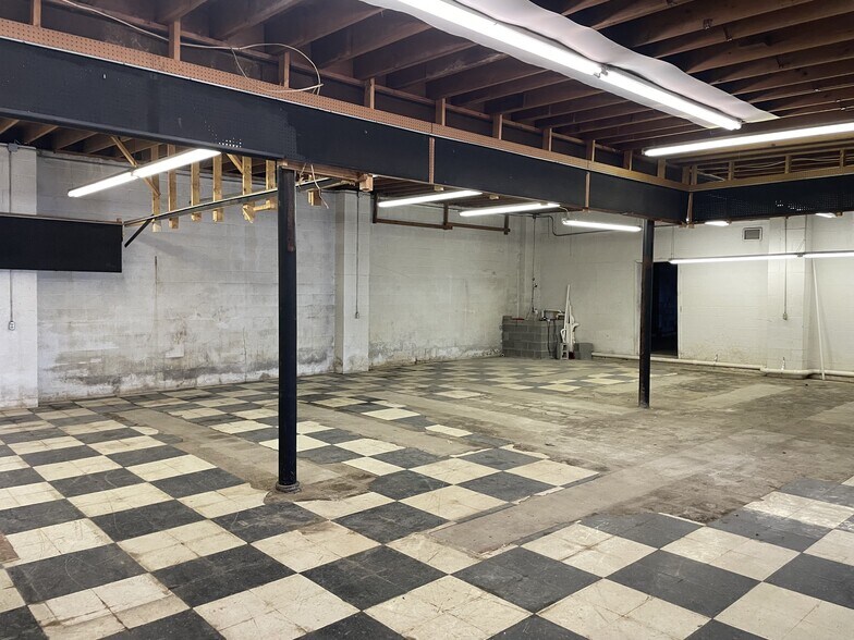 More Photos Of 1992 Mount Pleasant Rd, Greensburg Showroom For Lease