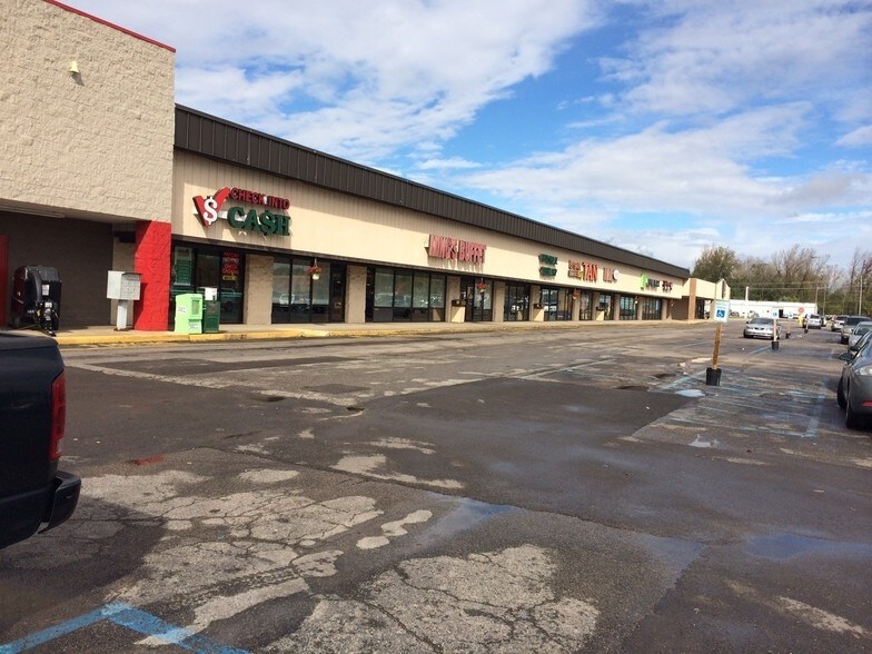 More Photos Of 113-125 S Memorial Dr, New Castle Unknown For Lease