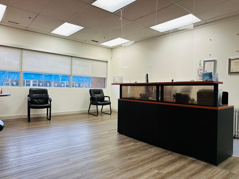 More Photos Of 10006 101 Av, Grande Prairie Office For Lease