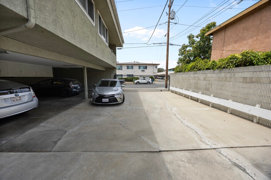 More Photos Of 500 S Inglewood Ave, Inglewood Apartments For Sale