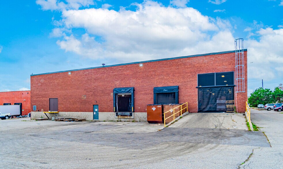 More Photos Of 5655 Timberlea Blvd, Mississauga Manufacturing For Sale
