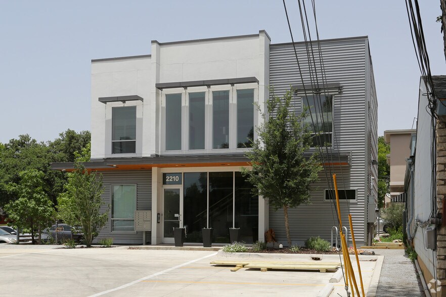 More Photos Of 2210 Western Trails Blvd, Austin Office For Sale