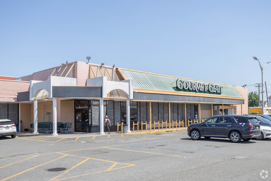 Primary Photo Of 1000-1030 Railroad Ave, Woodmere Storefront For Lease