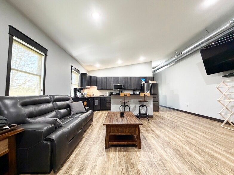 More Photos Of 359 Elm st, New Auburn Freestanding For Sale