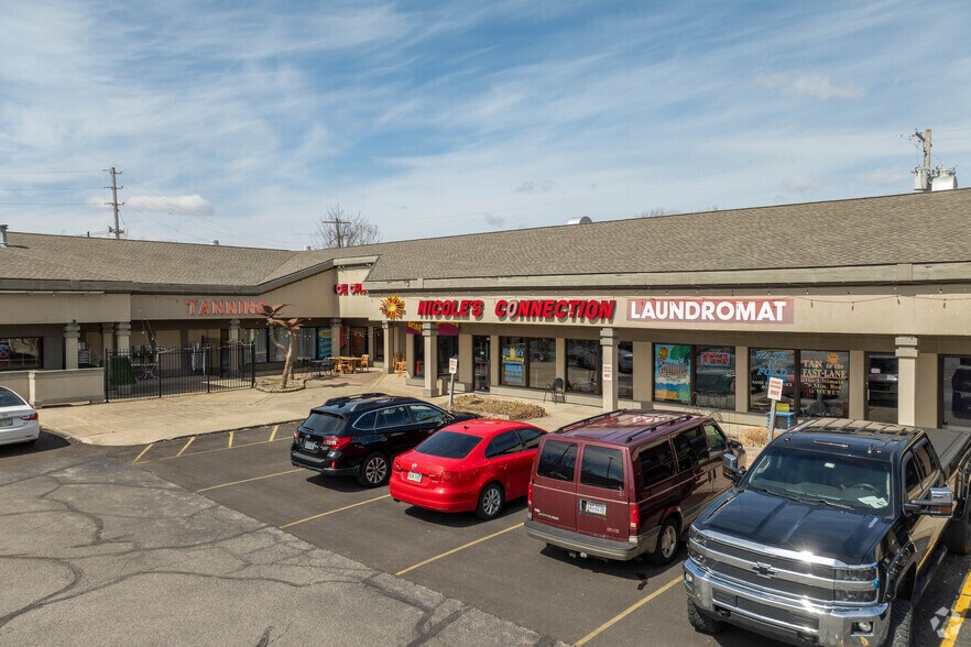 More Photos Of 1562 Akron Peninsula Rd, Akron Storefront For Lease
