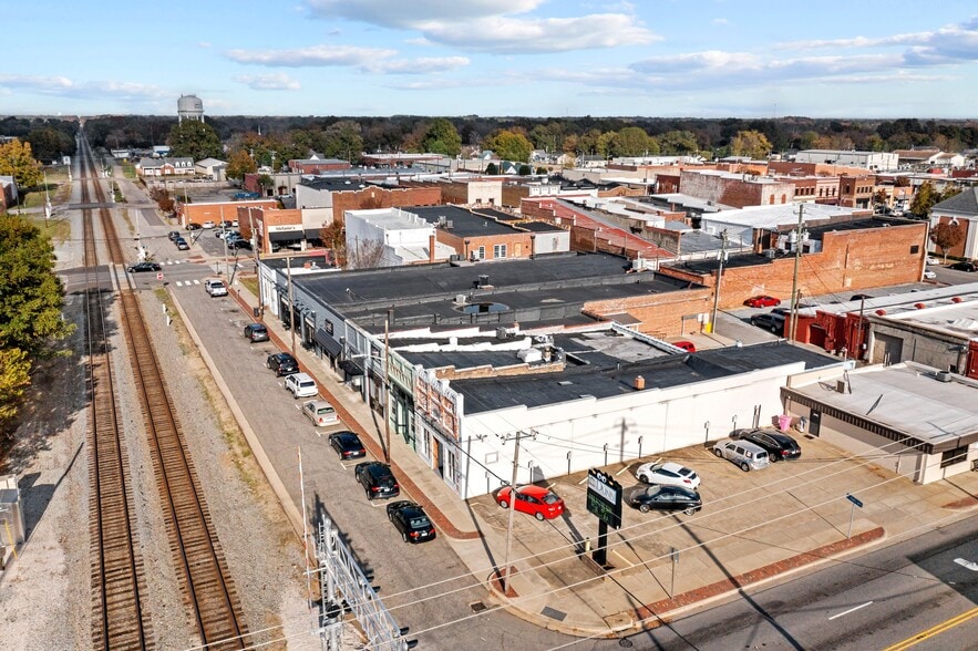 More Photos Of 123 S Railroad Ave, Dunn General Retail For Sale