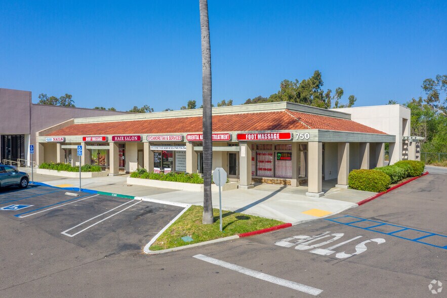 More Photos Of 710-790 Sycamore Ave, Vista Unknown For Lease