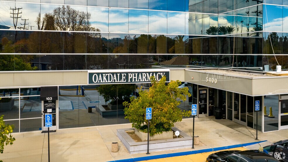 More Photos Of 5400 Balboa Blvd, Encino Medical For Lease