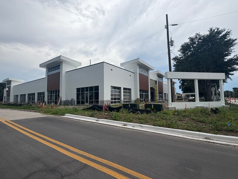 More Photos Of 2521 Partin Settlement Rd, Kissimmee Storefront Retail Office For Lease