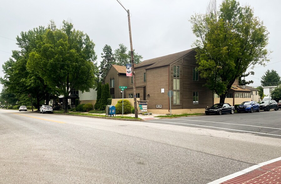 More Photos Of 400 E Main St, Mechanicsburg Office Residential For Sale