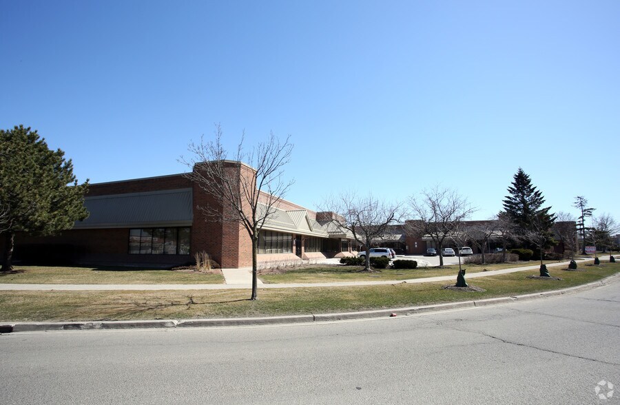 More Photos Of 90 Claireport Cres, Toronto Warehouse For Lease